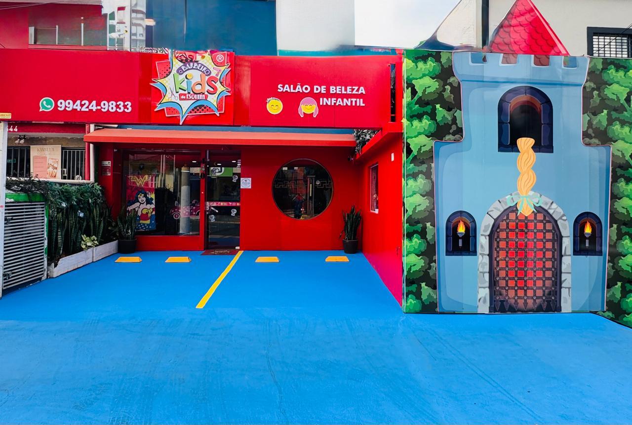 Fachada da unidade Kids Moema — O Barbeiro da Esquina